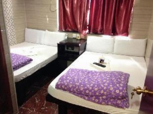 Merryland Guest house image 4