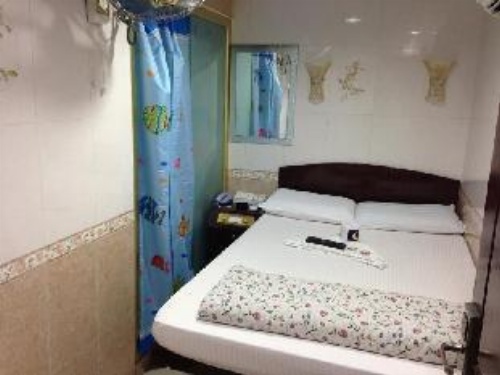Merryland Guest house image 7